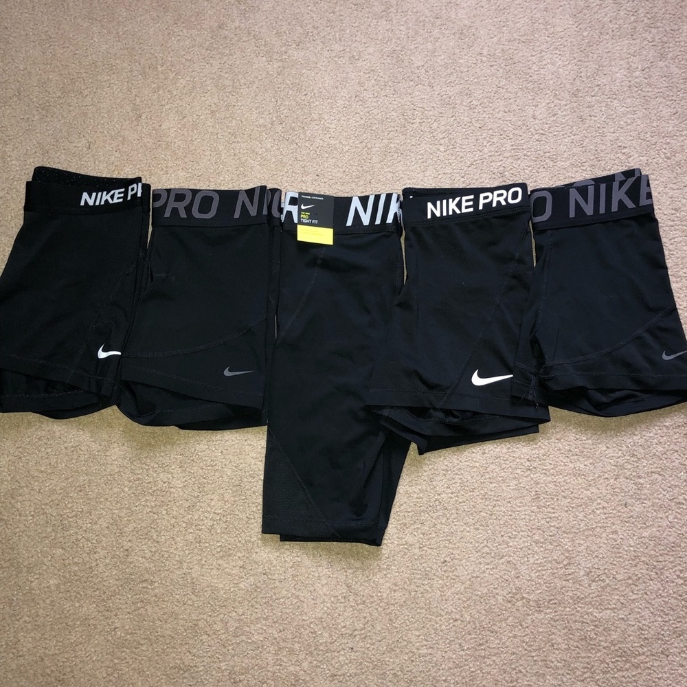 One pair of small Nike pro spandex - Picture 2 of 4